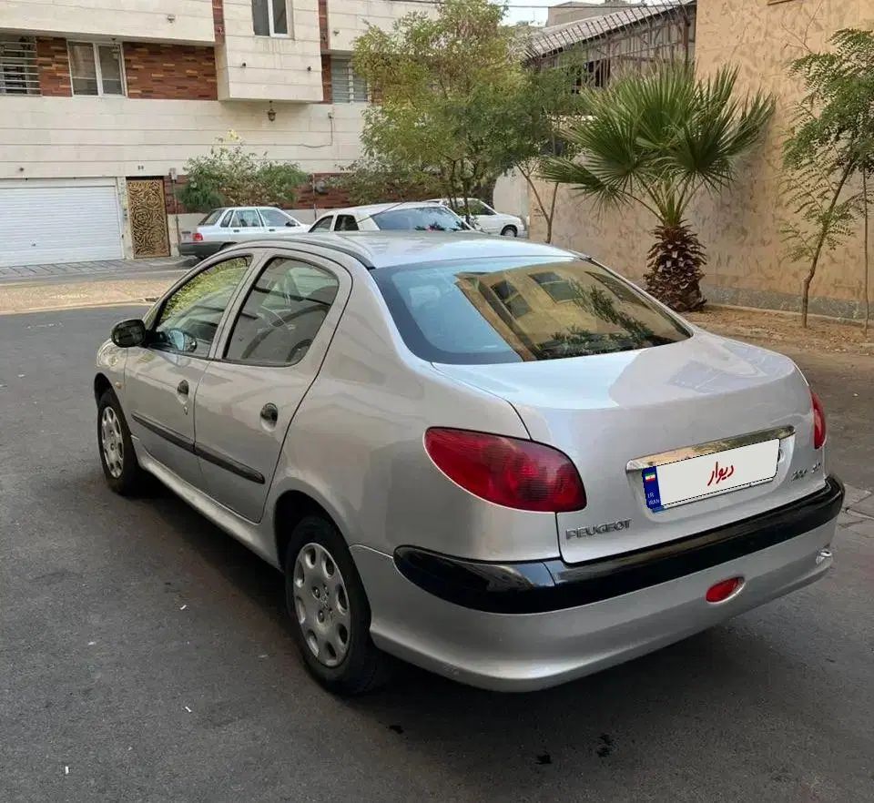 پژو ۲۰۶ صندوق دار v20 - 1388