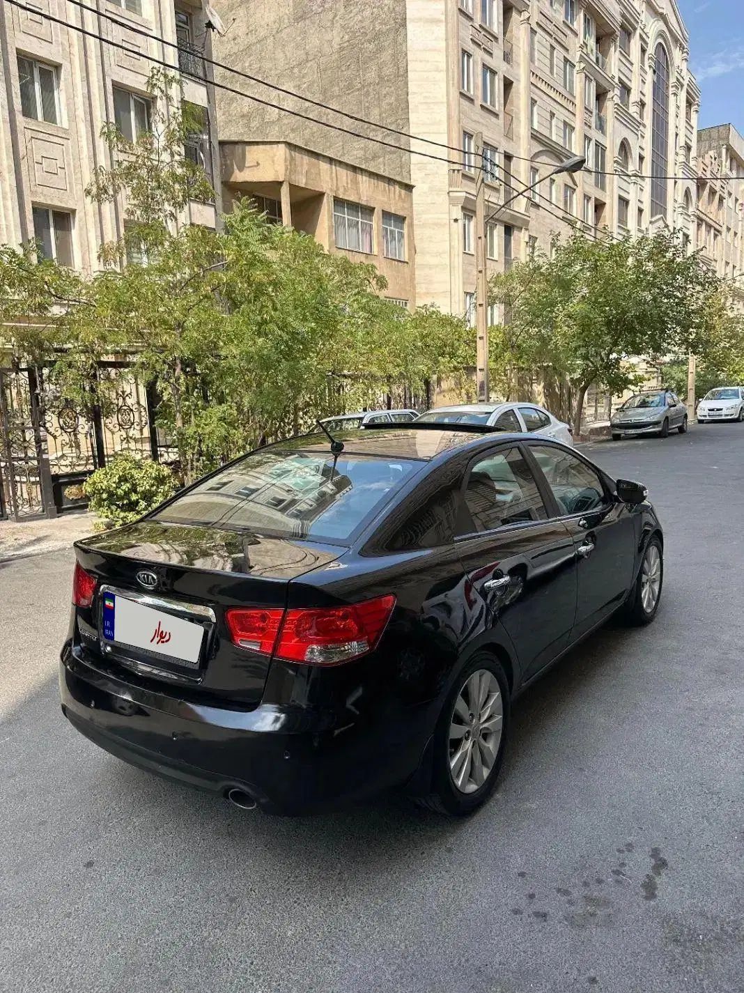 کیا سراتو 2.0 لیتر اتوماتیک GT لاین - 2011