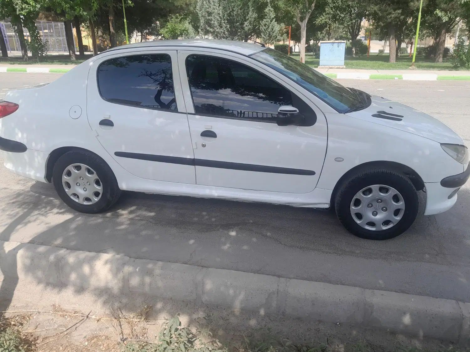 پژو ۲۰۶ صندوق دار v8 - 1390