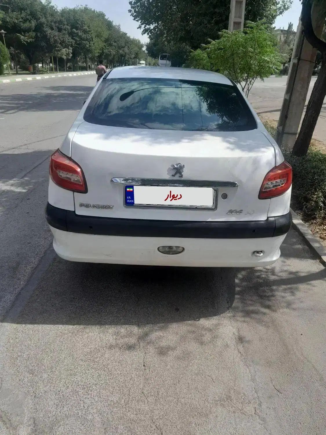 پژو ۲۰۶ صندوق دار v8 - 1390