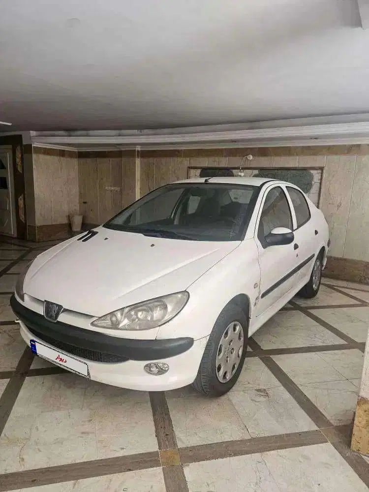پژو ۲۰۶ صندوق دار v8 - 1392