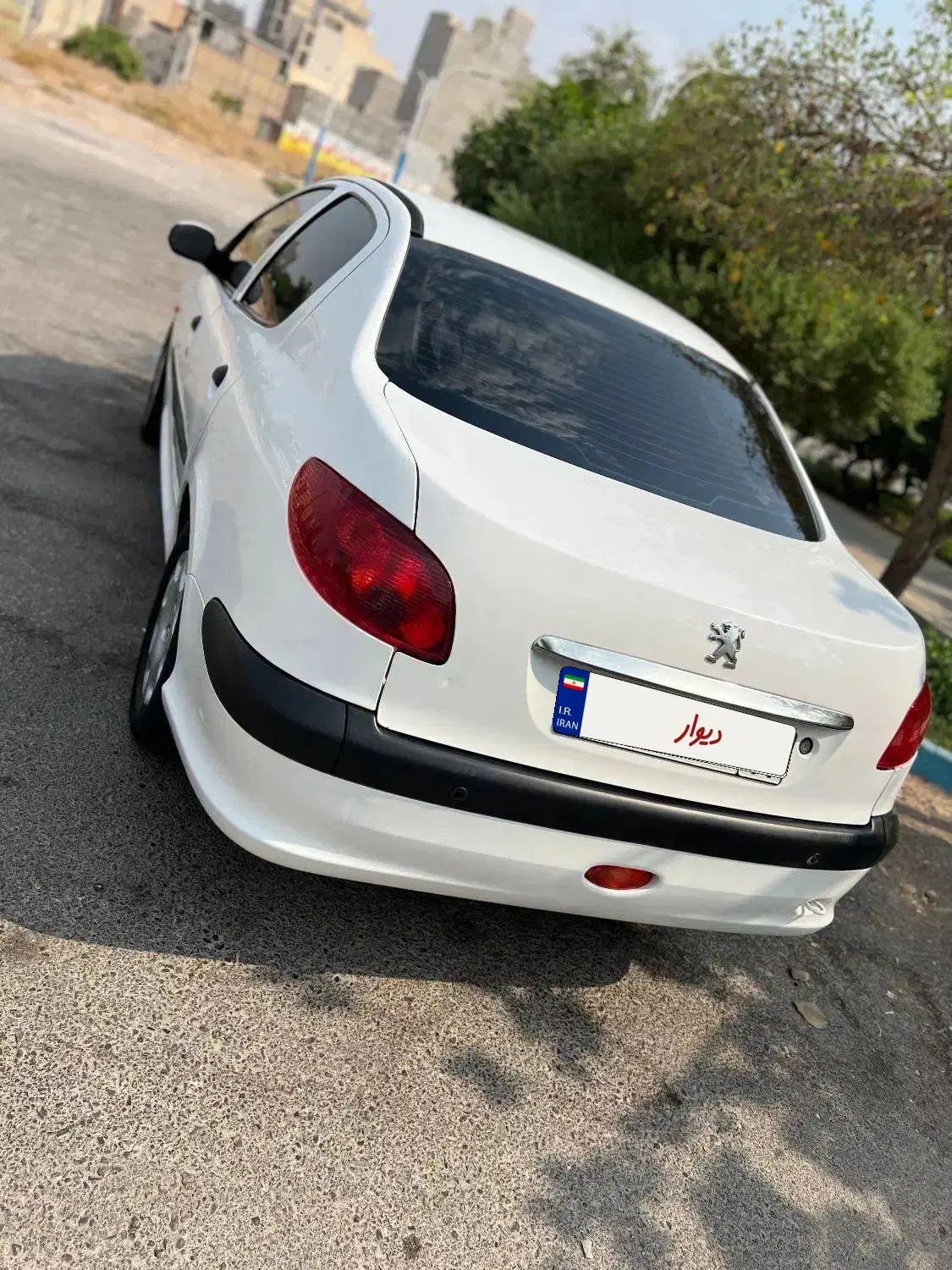 پژو ۲۰۶ صندوق دار v8 - 1393
