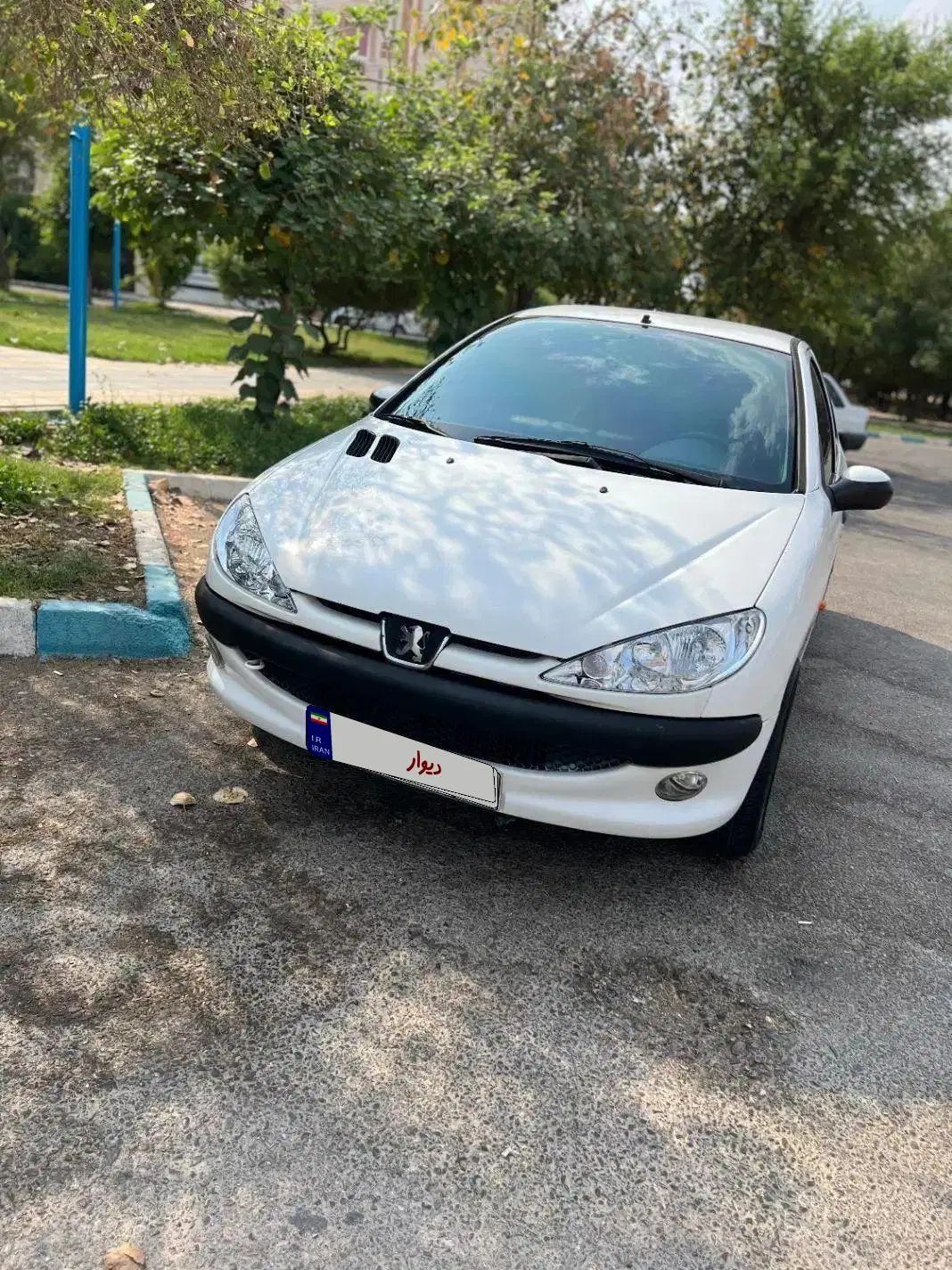 پژو ۲۰۶ صندوق دار v8 - 1393