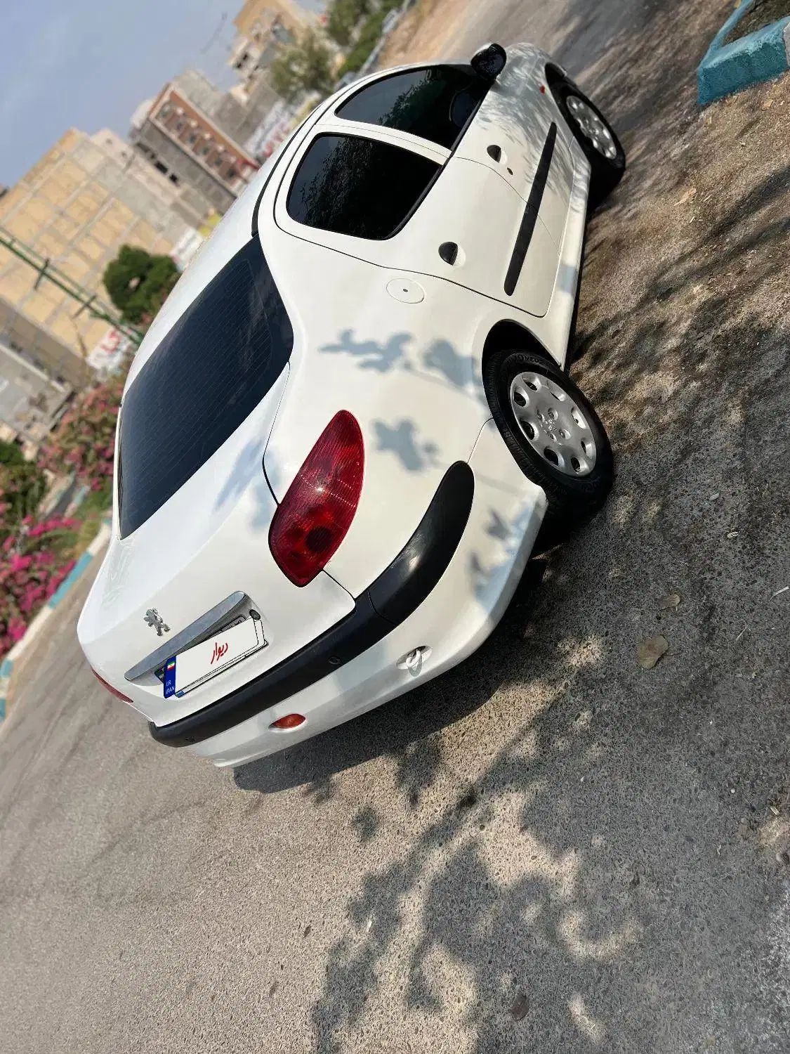 پژو ۲۰۶ صندوق دار v8 - 1393