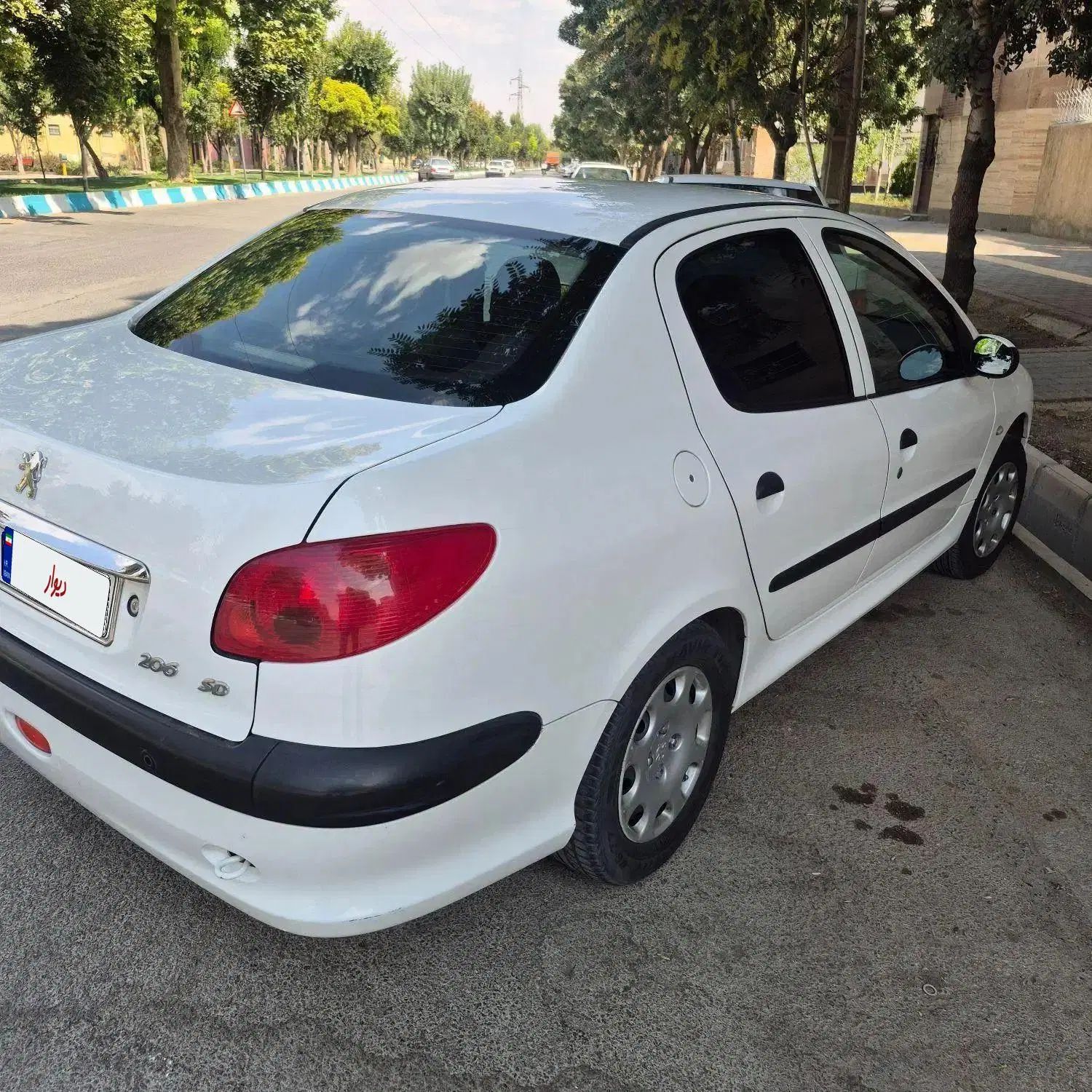 پژو ۲۰۶ صندوق دار v8 - 1395