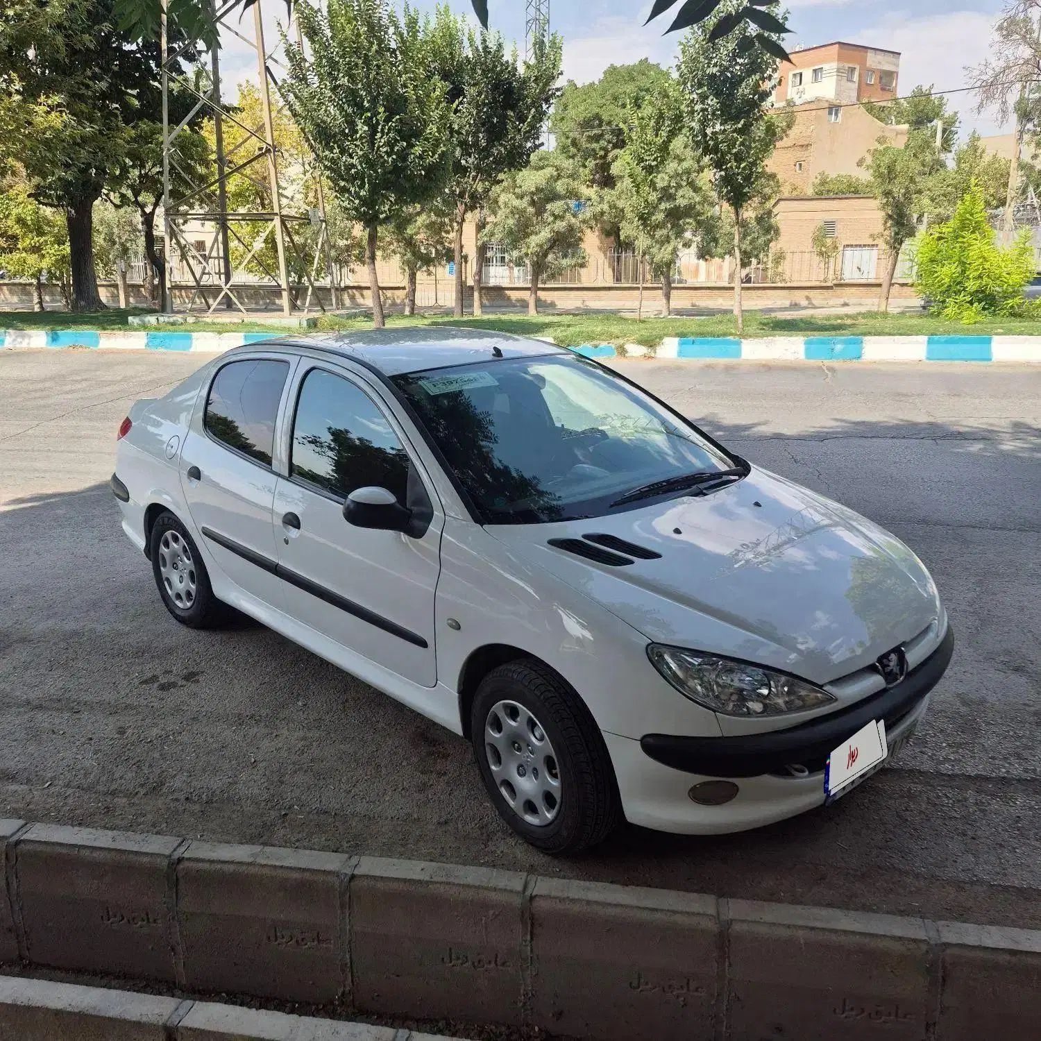 پژو ۲۰۶ صندوق دار v8 - 1395