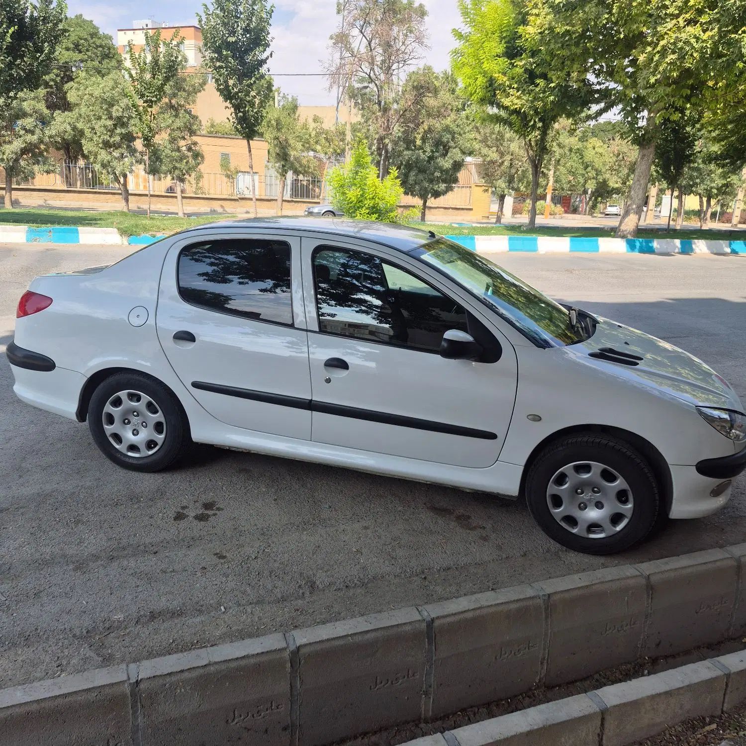 خودرو پژو، ۲۰۶ صندوق دار آگهی ann_19860425