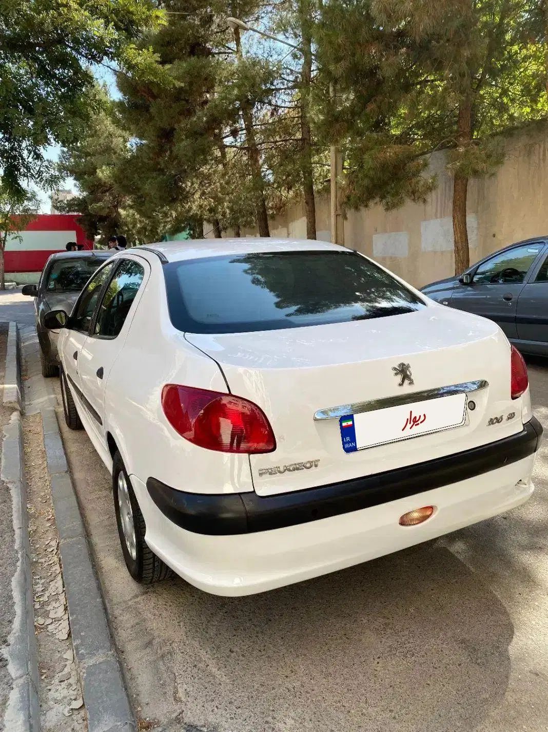 خودرو پژو، ۲۰۶ صندوق دار آگهی ann_19861205