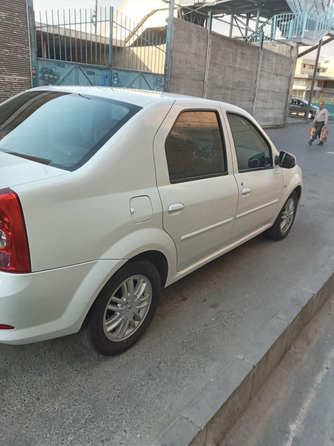رنو تندر 90 پلاس اتوماتیک - 1397