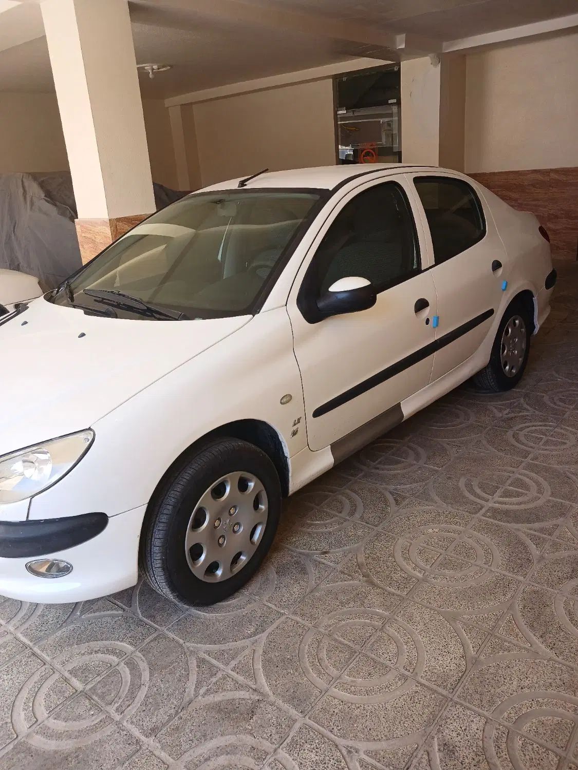 پژو ۲۰۶ صندوق دار v8 - 1395