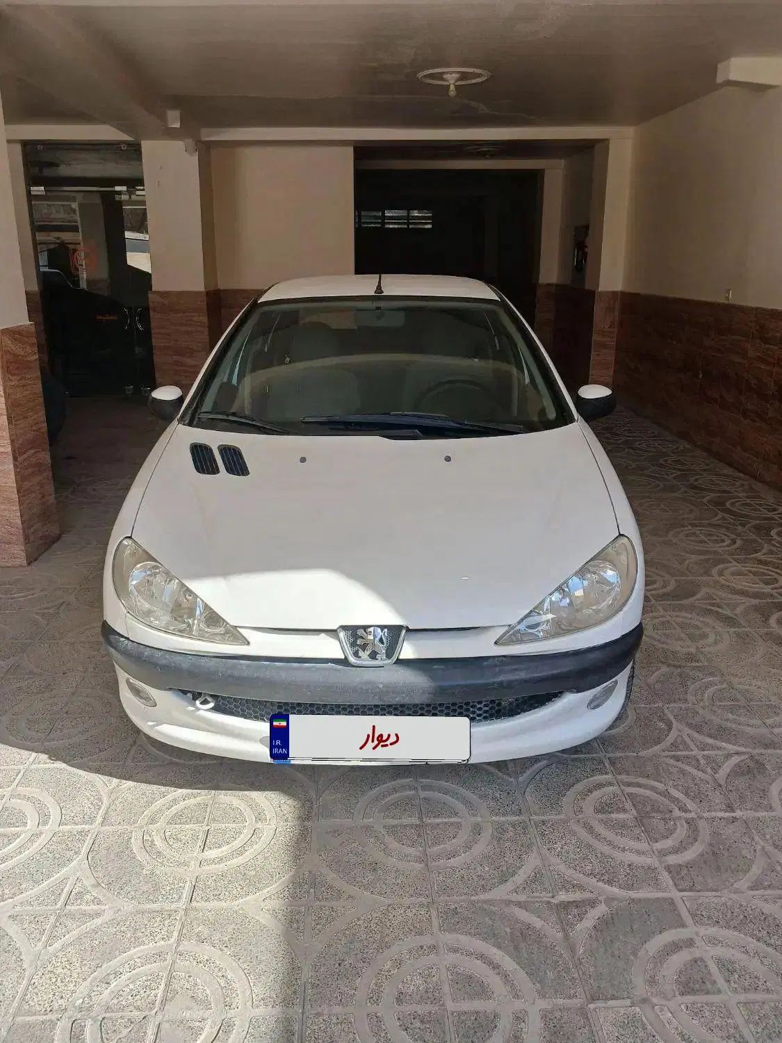 پژو ۲۰۶ صندوق دار v8 - 1395