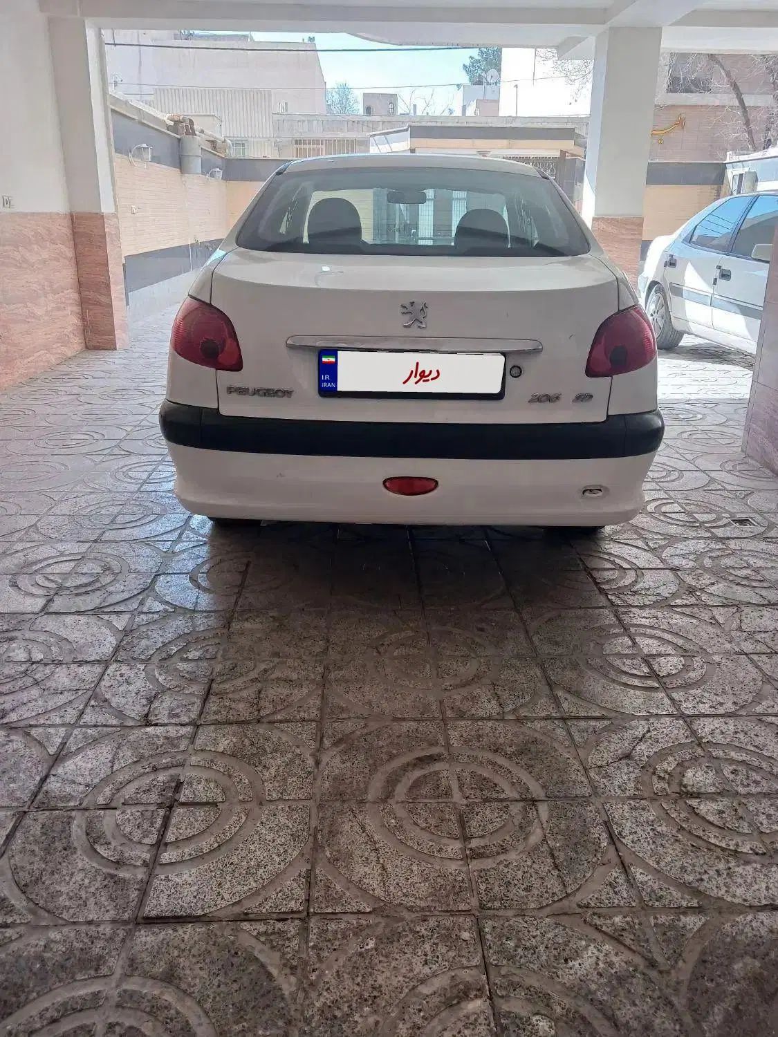پژو ۲۰۶ صندوق دار v8 - 1395