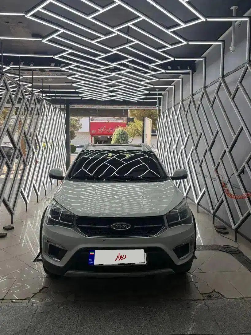 ام وی ام X22 دنده‌ای لاکچری - 1396