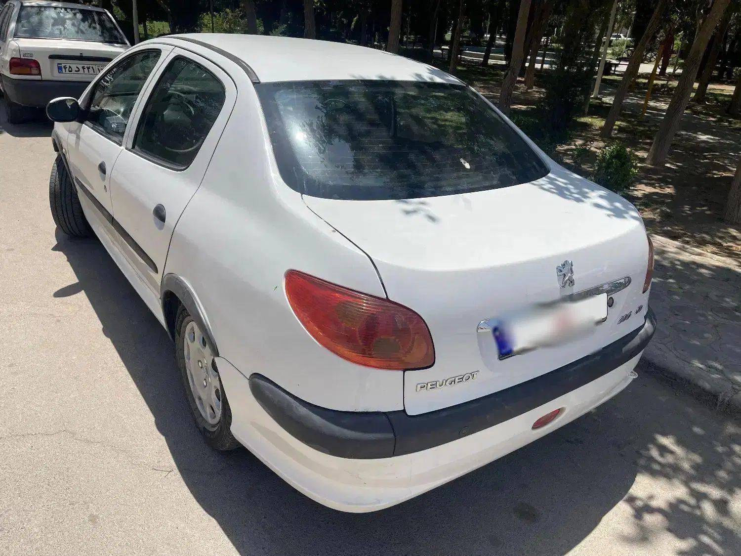 پژو ۲۰۶ صندوق دار v8 - 1393