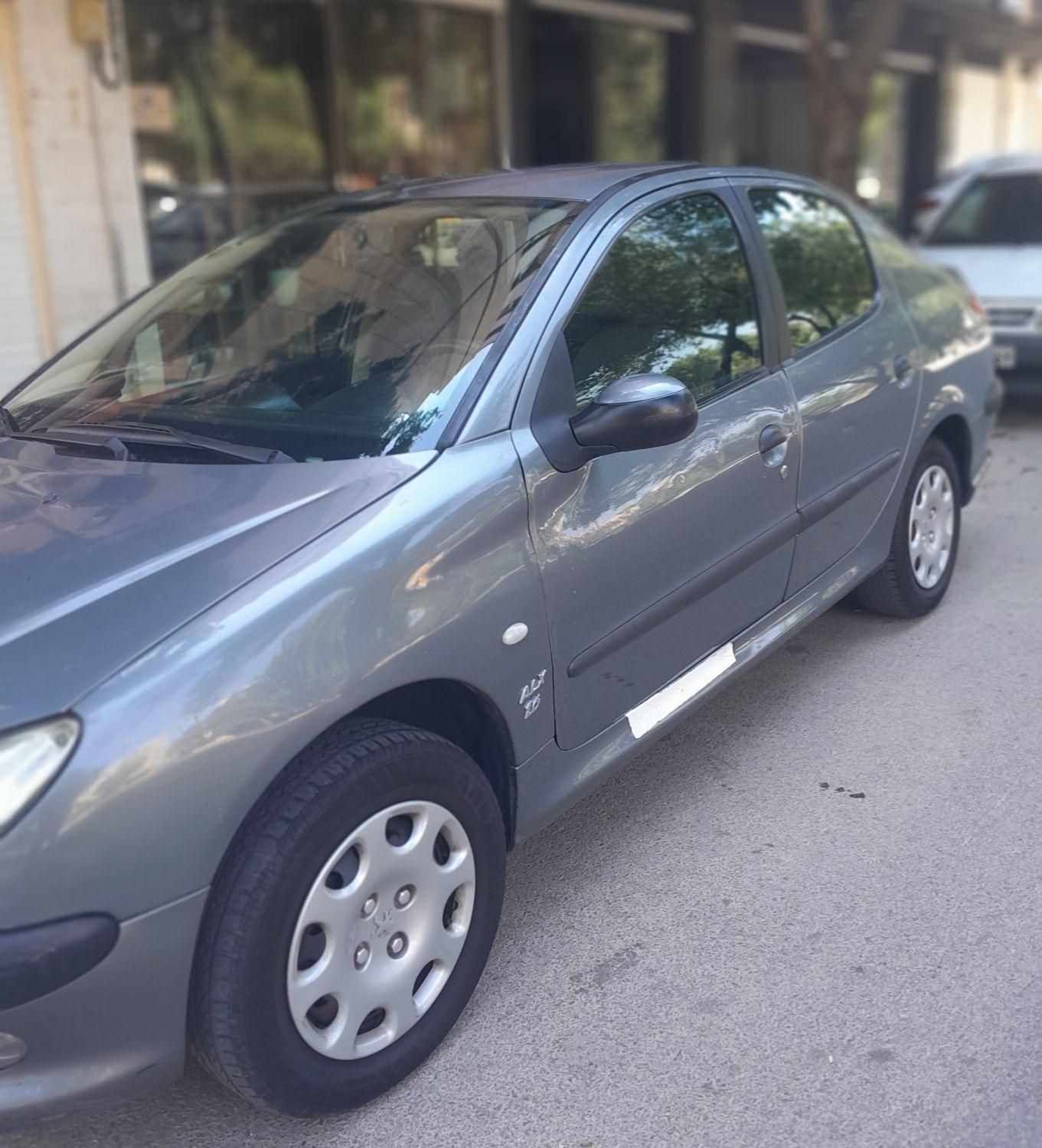 پژو ۲۰۶ صندوق دار v8 - 1393