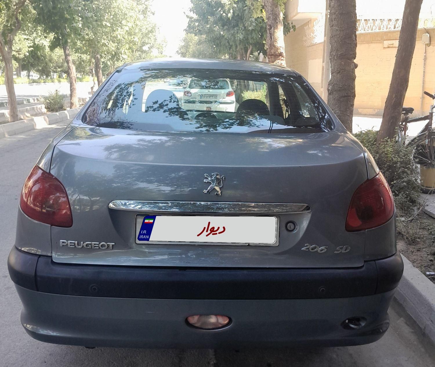 پژو ۲۰۶ صندوق دار v8 - 1393