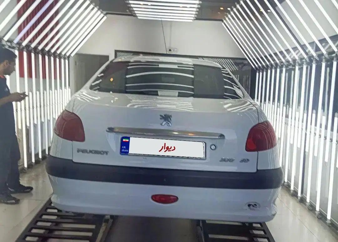 پژو ۲۰۶ صندوق دار v8 - 1394