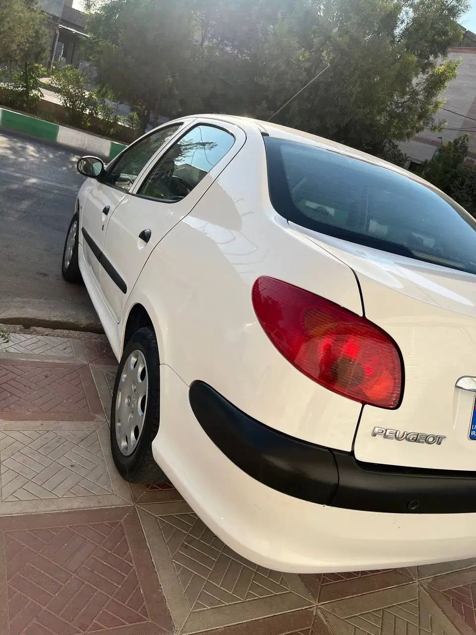 پژو ۲۰۶ صندوق دار v8 - 1396