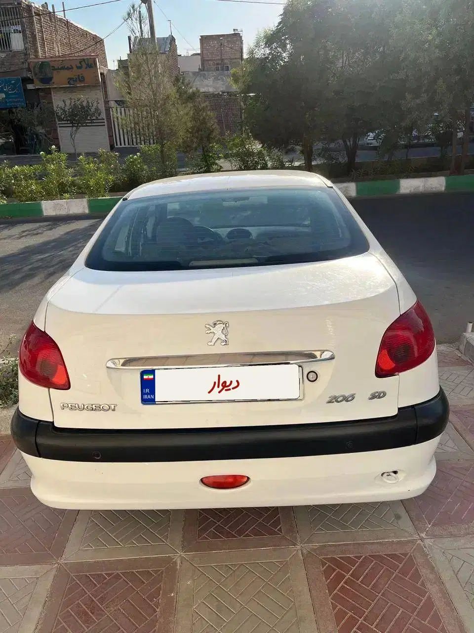 پژو ۲۰۶ صندوق دار v8 - 1396