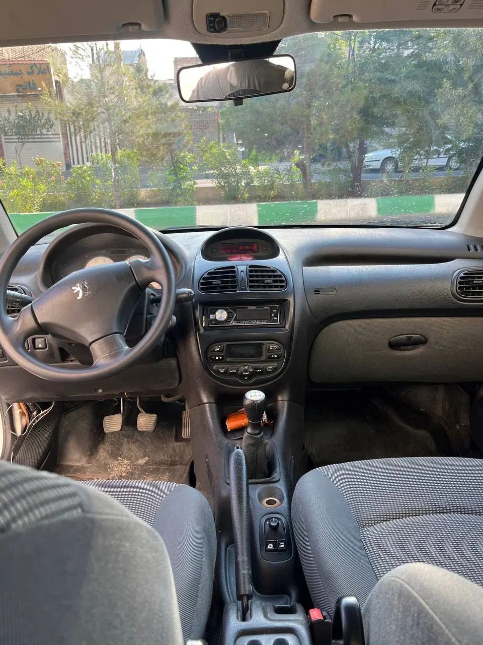 پژو ۲۰۶ صندوق دار v8 - 1396