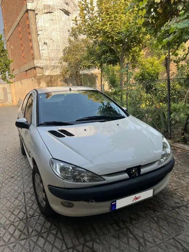 پژو ۲۰۶ صندوق دار v8 - 1396