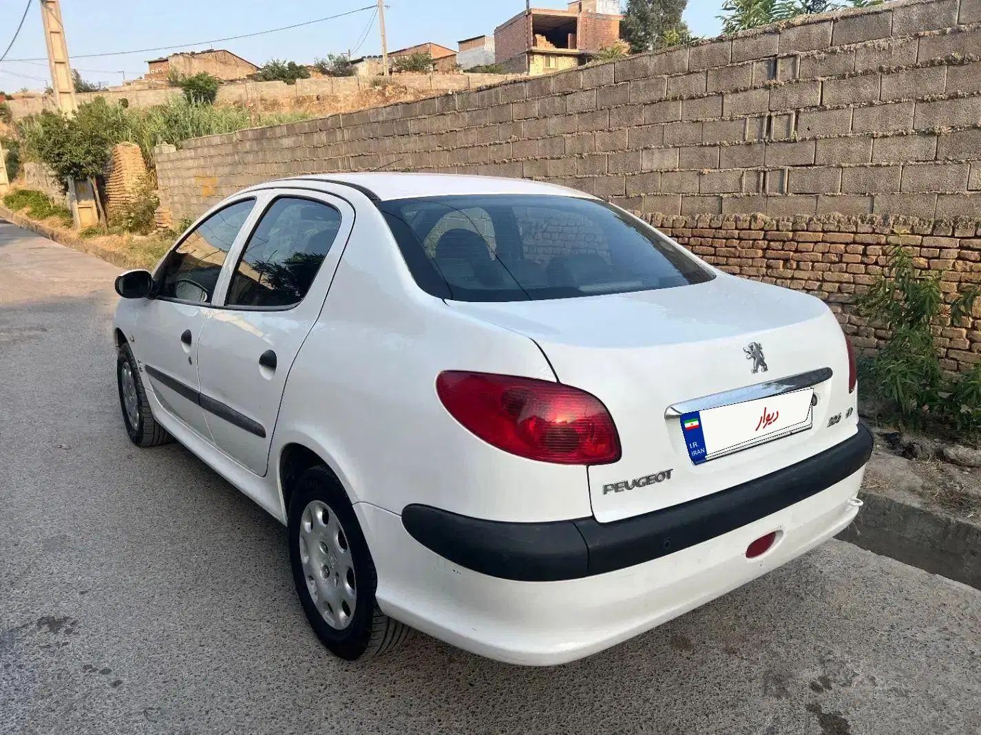 پژو ۲۰۶ صندوق دار v8 - 1392