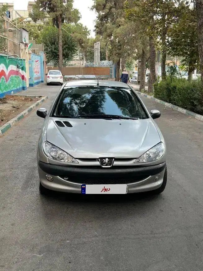 پژو ۲۰۶ صندوق دار v8 - 1390