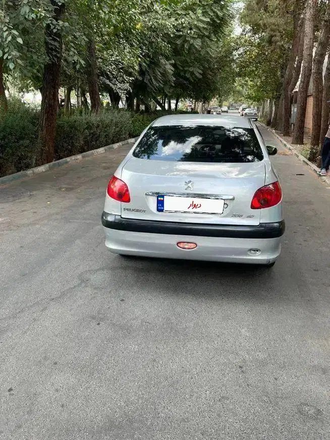 پژو ۲۰۶ صندوق دار v8 - 1390
