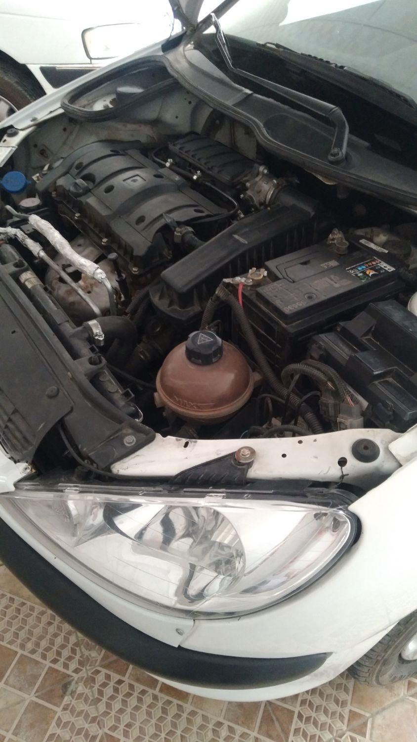 پژو ۲۰۶ صندوق دار v8 - 1395