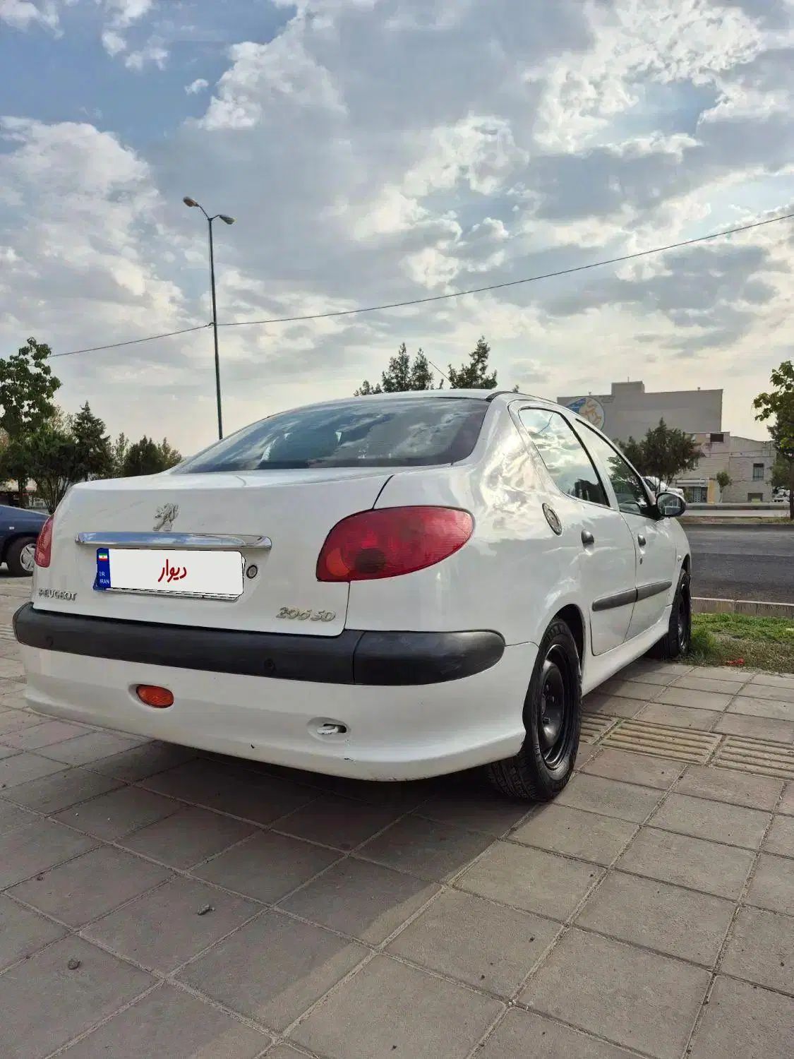 پژو ۲۰۶ صندوق دار v8 - 1396