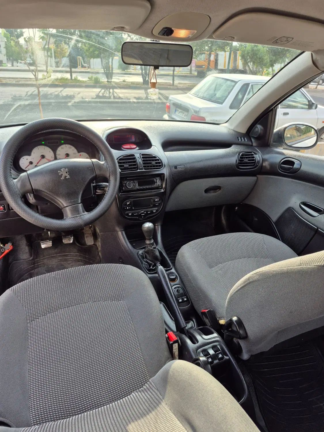 پژو ۲۰۶ صندوق دار v8 - 1396