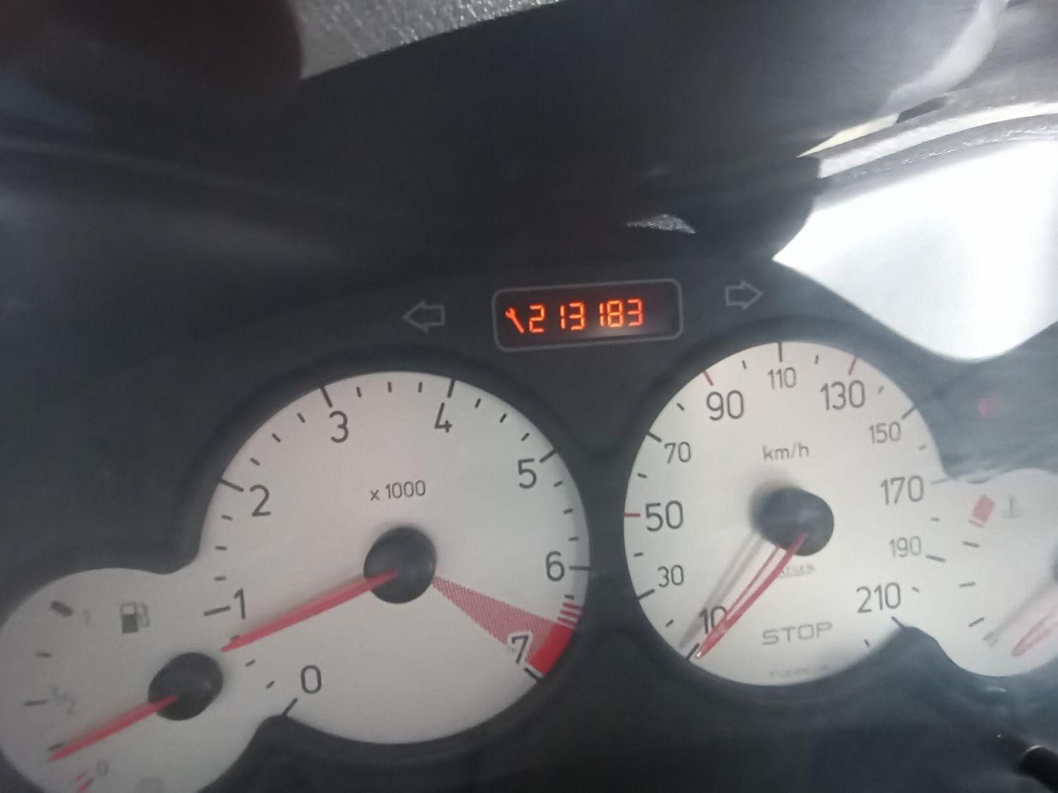 پژو ۲۰۶ صندوق دار v8 - 1391