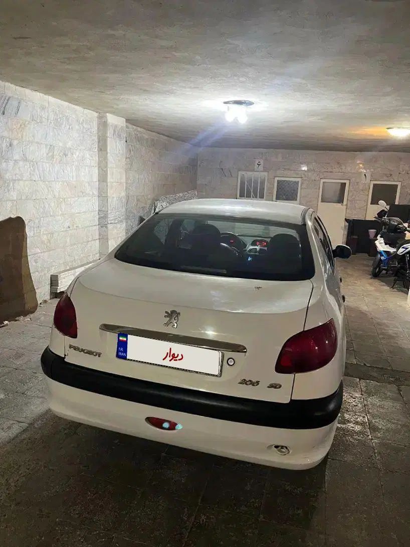 پژو ۲۰۶ صندوق دار v8 - 1395