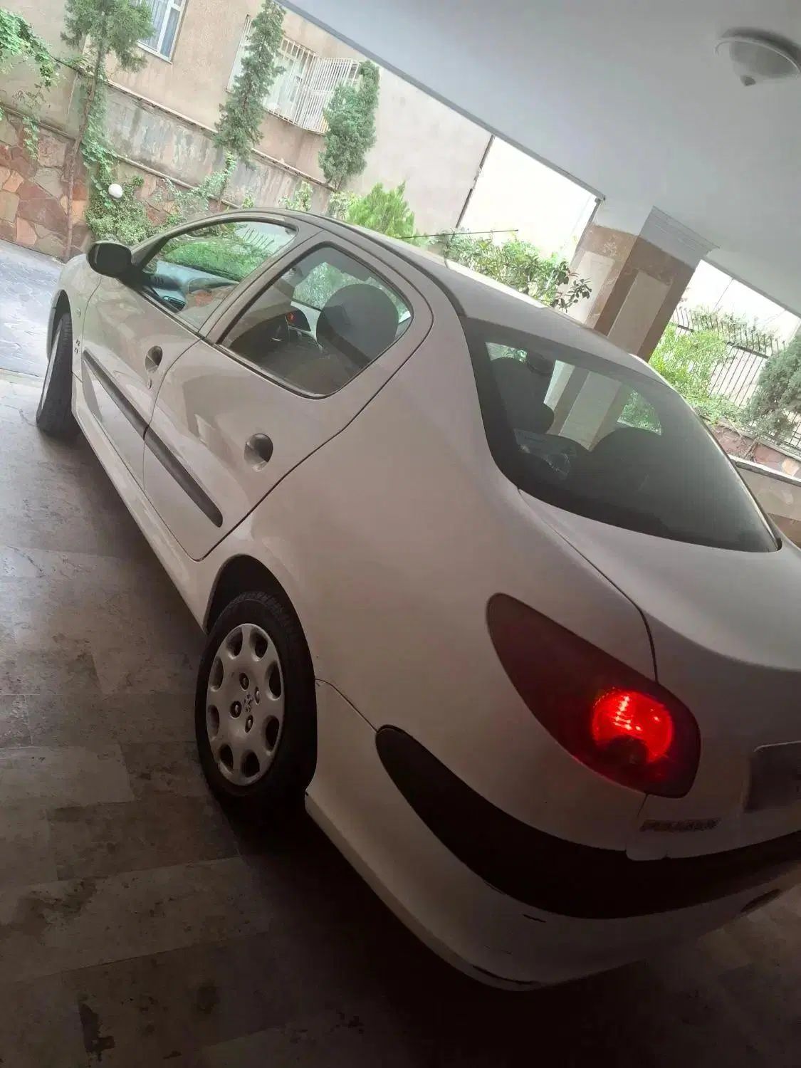پژو ۲۰۶ صندوق دار v8 - 1392