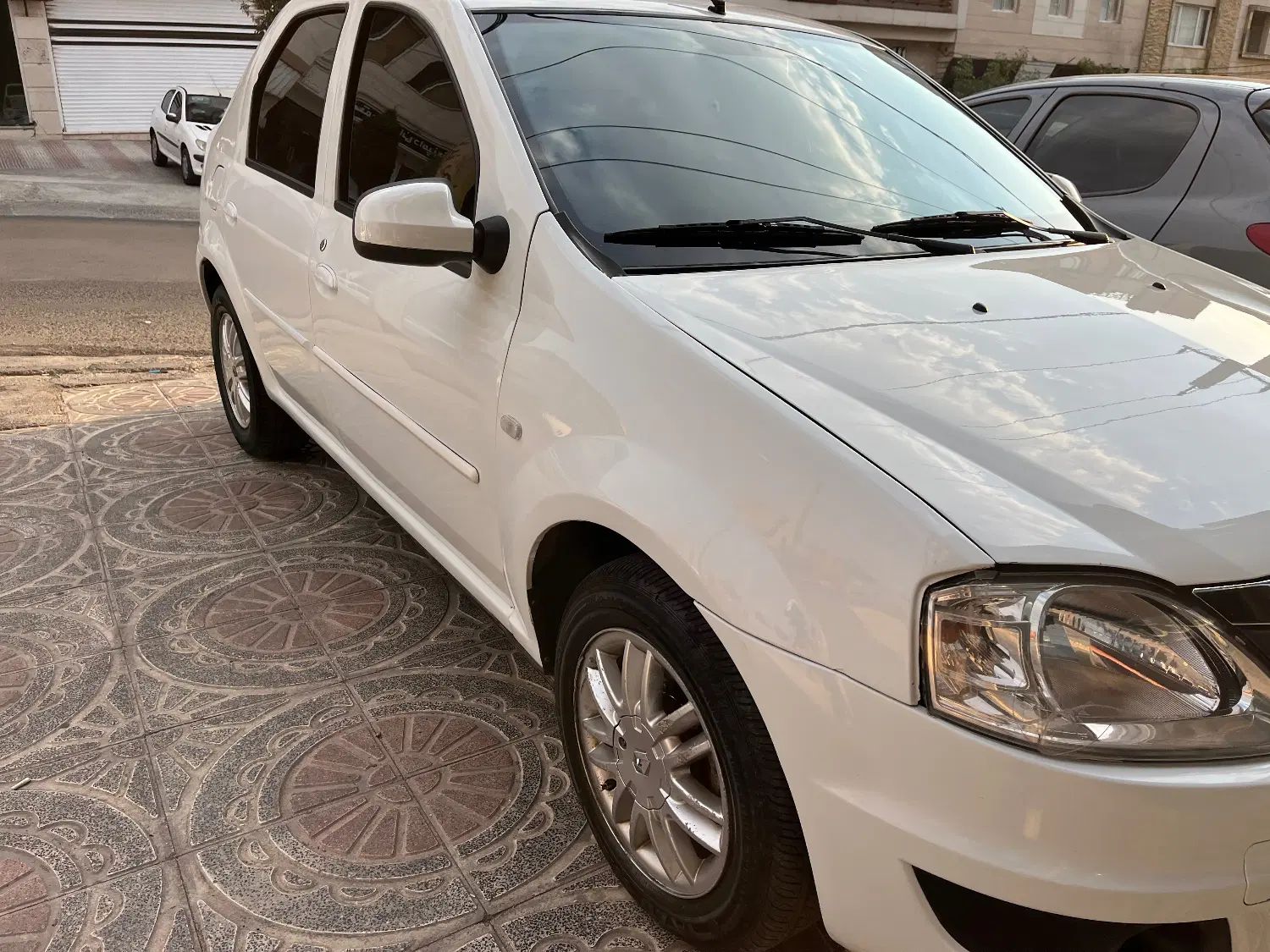رنو تندر 90 پلاس اتوماتیک - 1396
