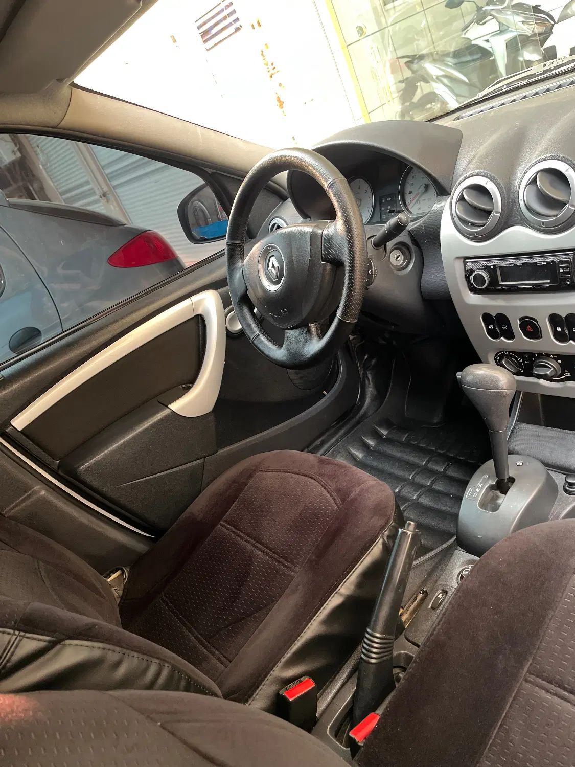 رنو تندر 90 پلاس اتوماتیک - 1396