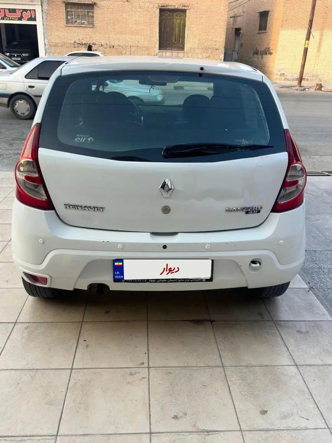 رنو ساندرو اتوماتیک - 1395