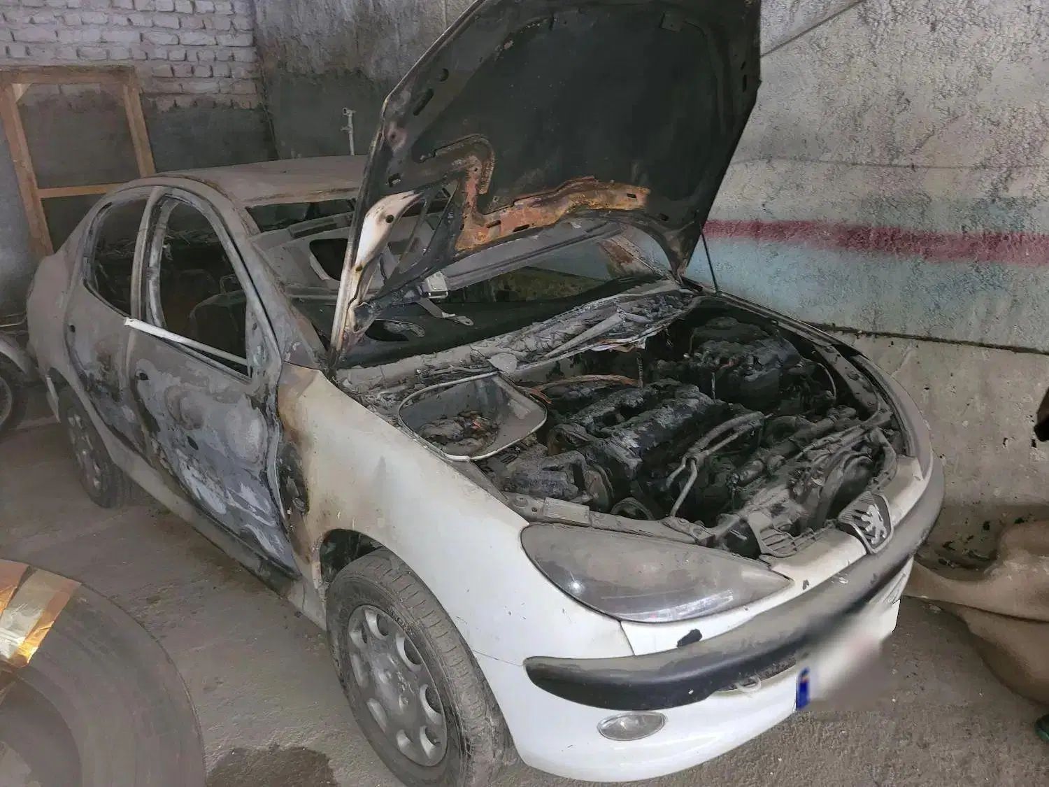 پژو ۲۰۶ صندوق دار v8 - 1389