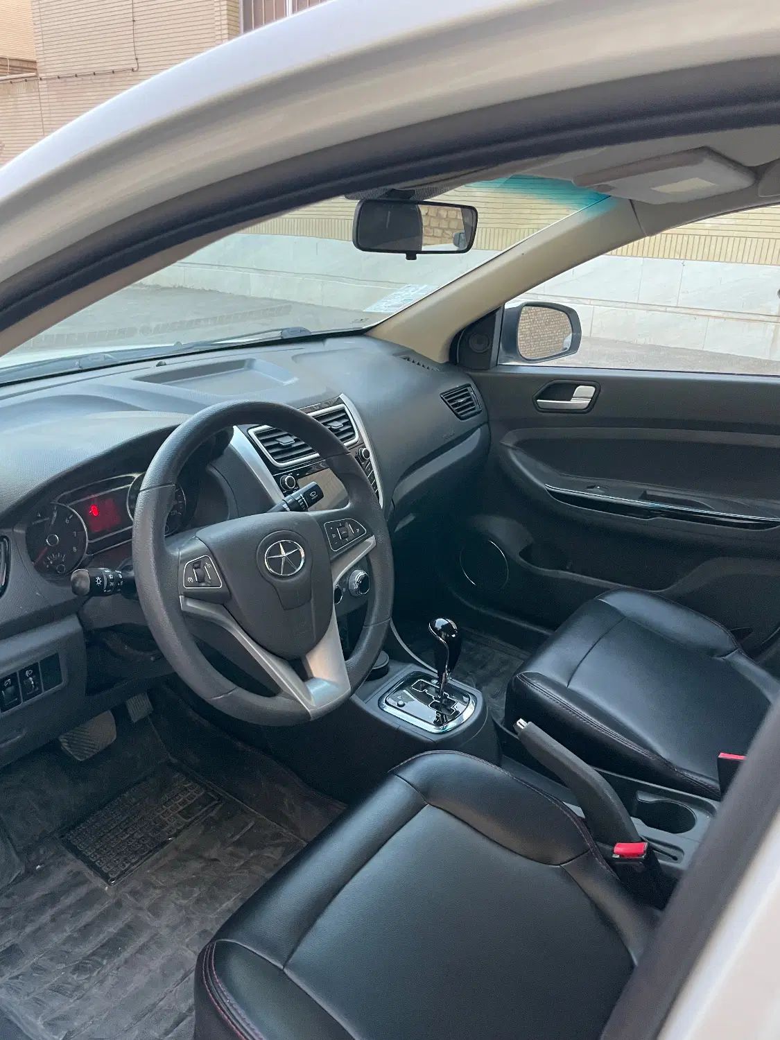 جک J4 اتوماتیک ساده - 1401
