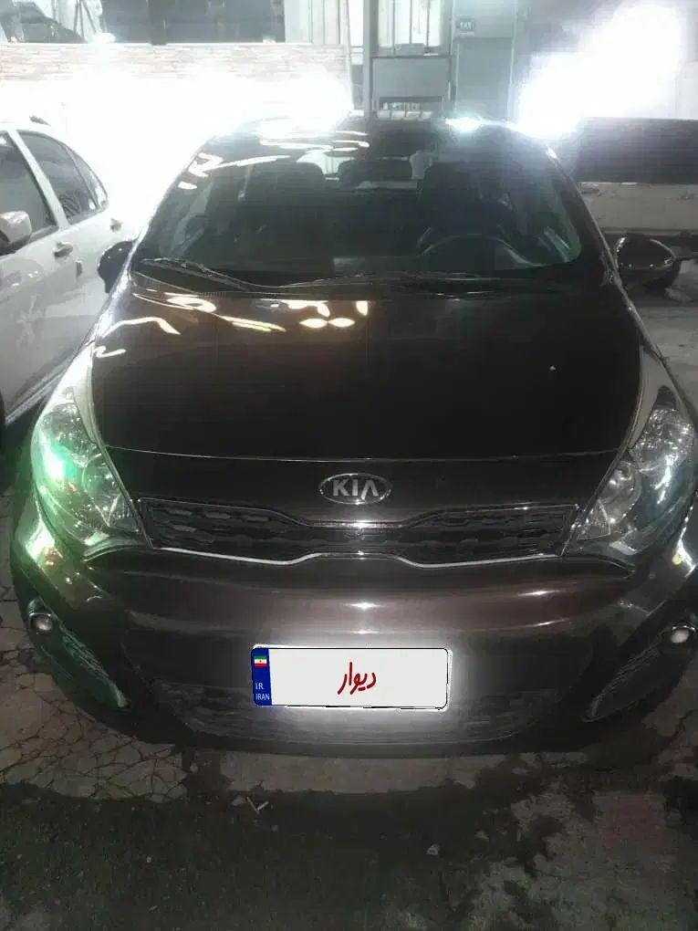 کیا ریو هاچ بک فول UB - 2015