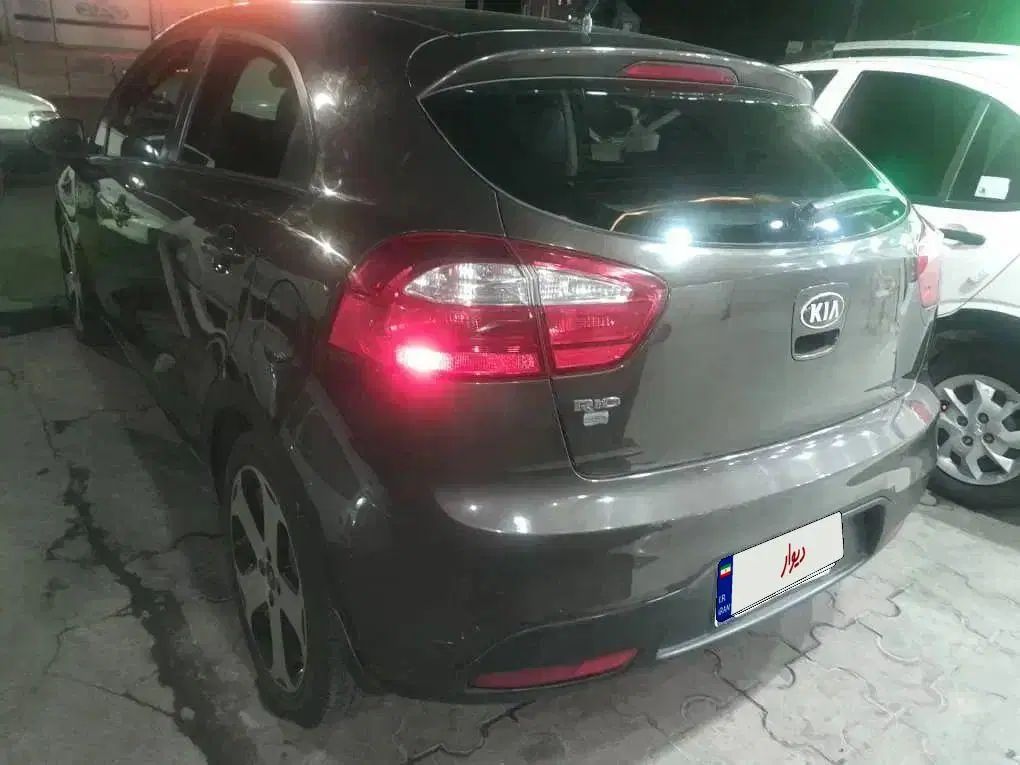 کیا ریو هاچ بک فول UB - 2015