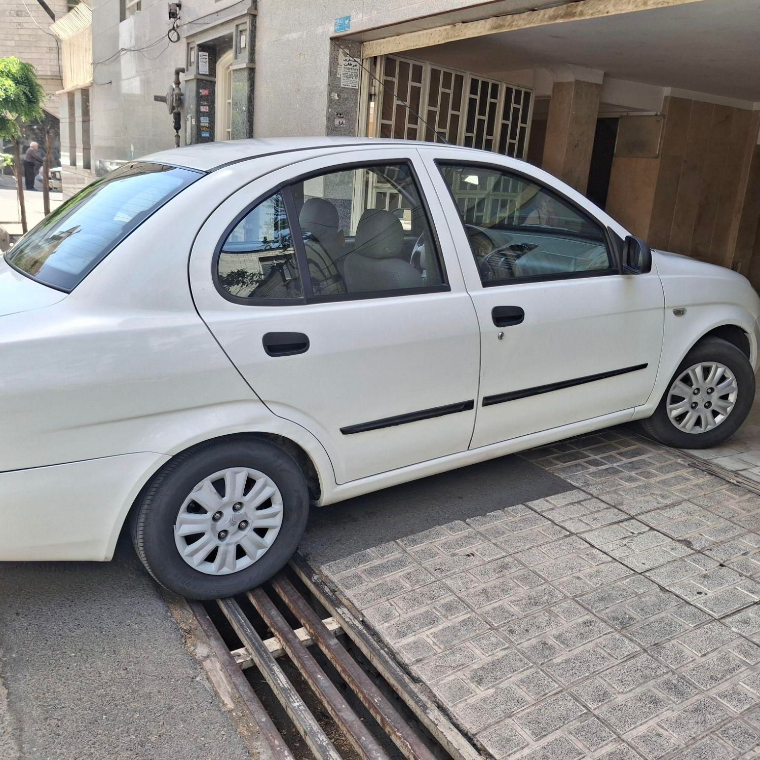 تیبا صندوق دار SX - 1400
