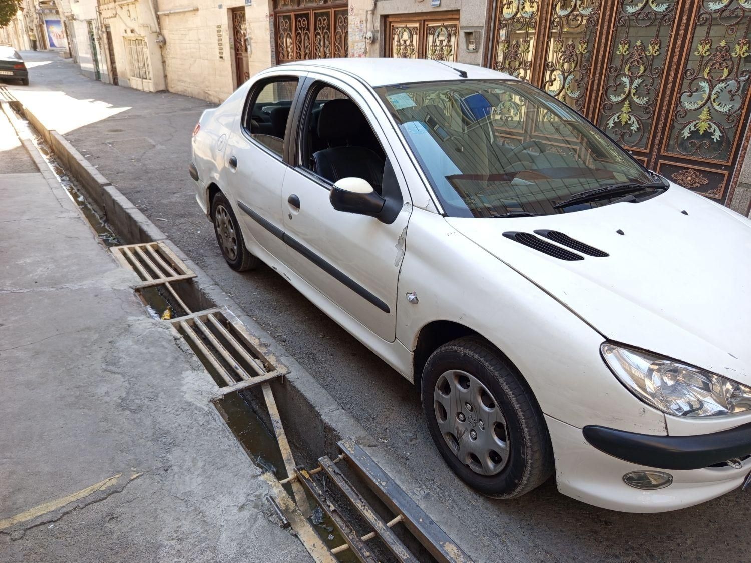 پژو ۲۰۶ صندوق دار v8 - 1390
