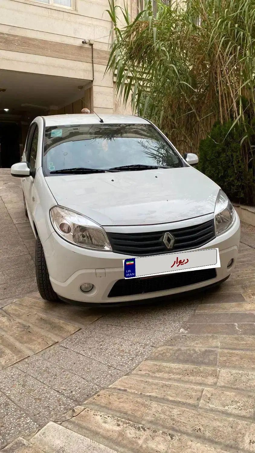 رنو ساندرو اتوماتیک - 1395