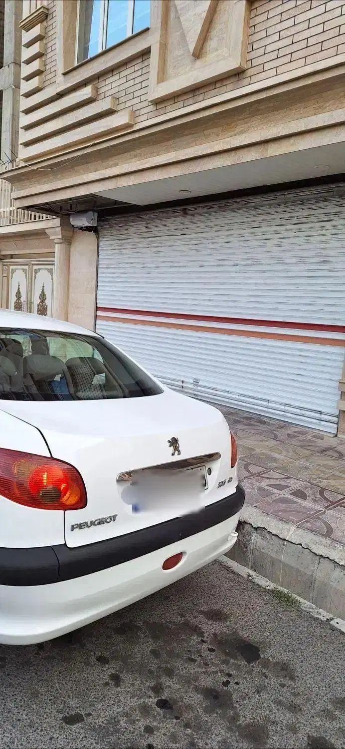 پژو ۲۰۶ صندوق دار v8 - 1392