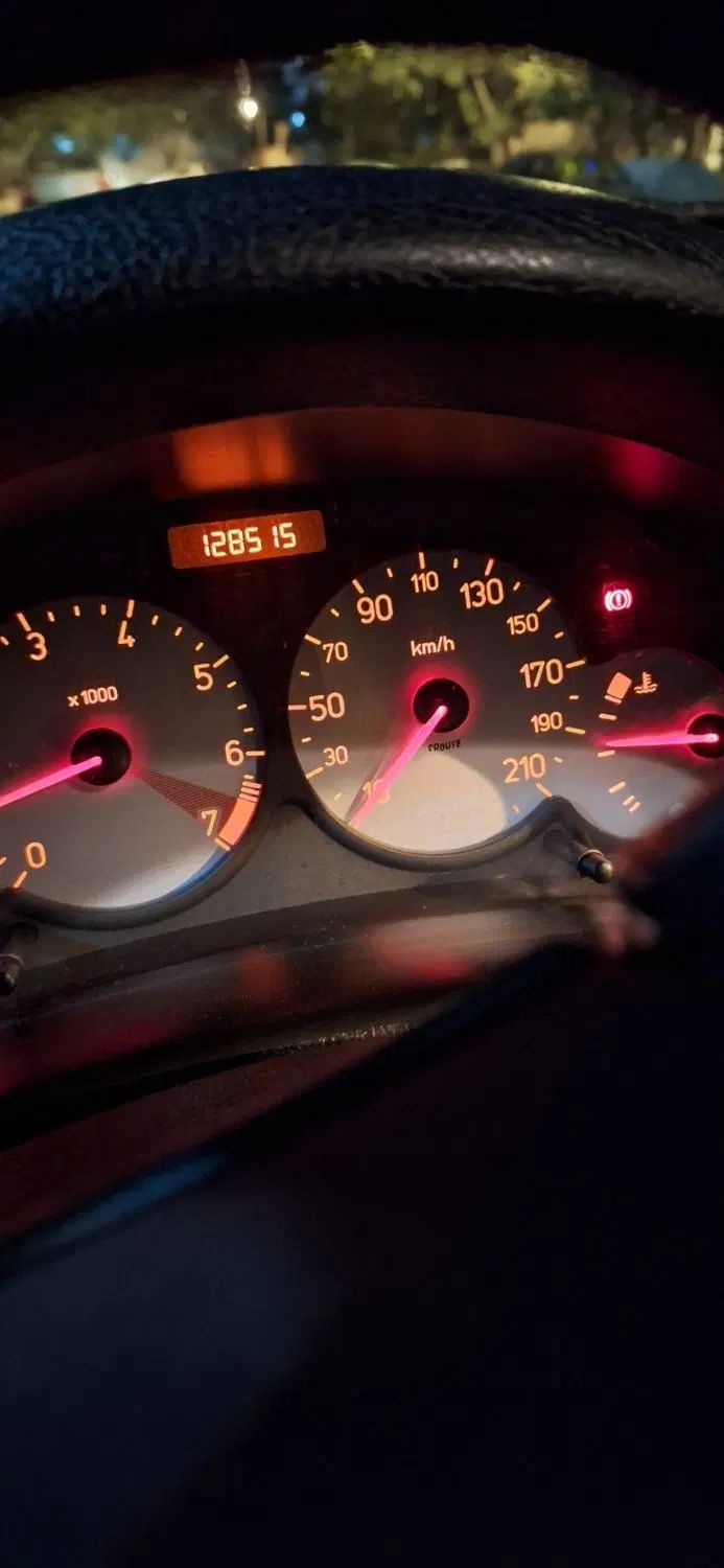 پژو ۲۰۶ صندوق دار v8 - 1392