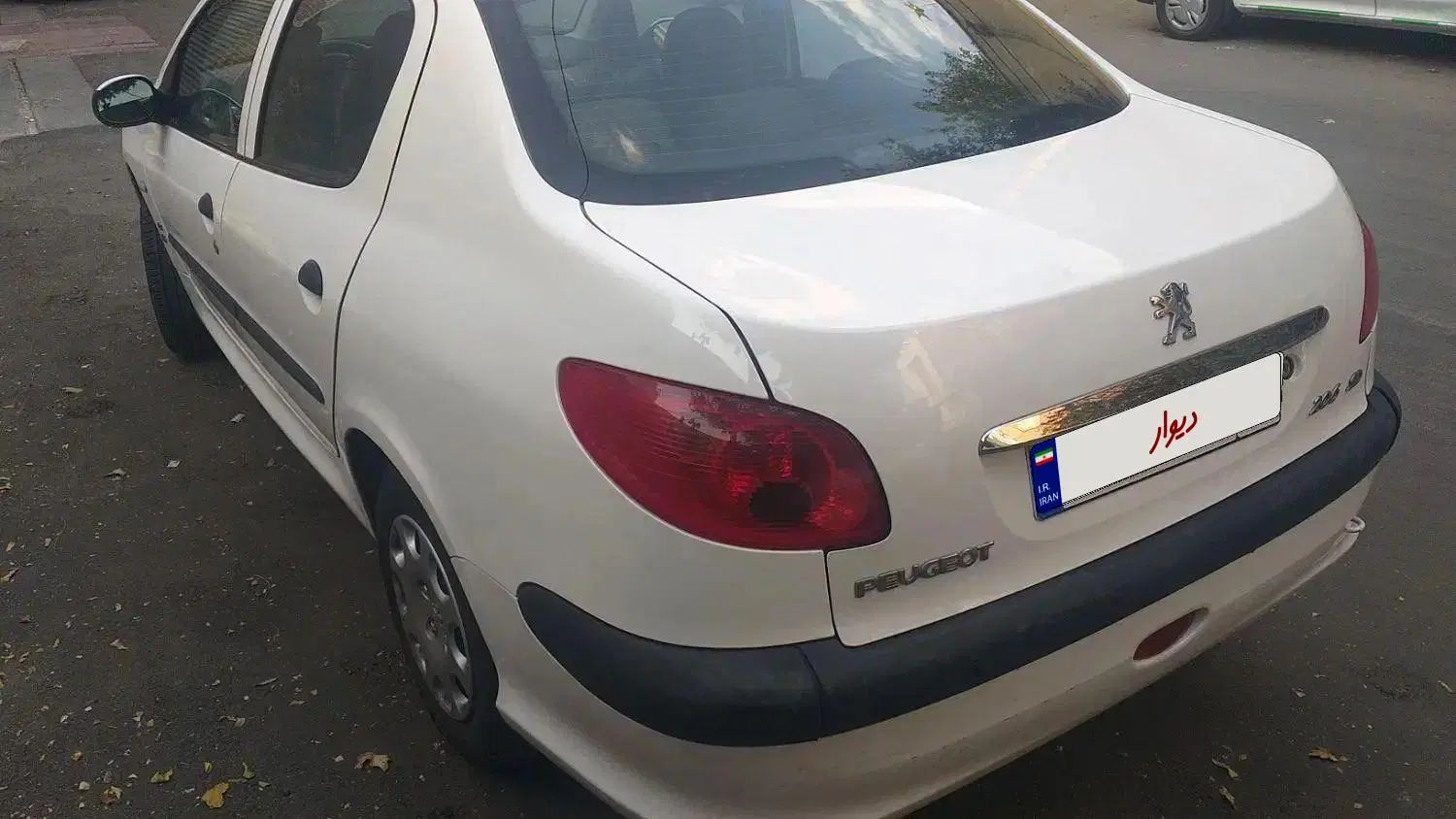 پژو ۲۰۶ صندوق دار v8 - 1394