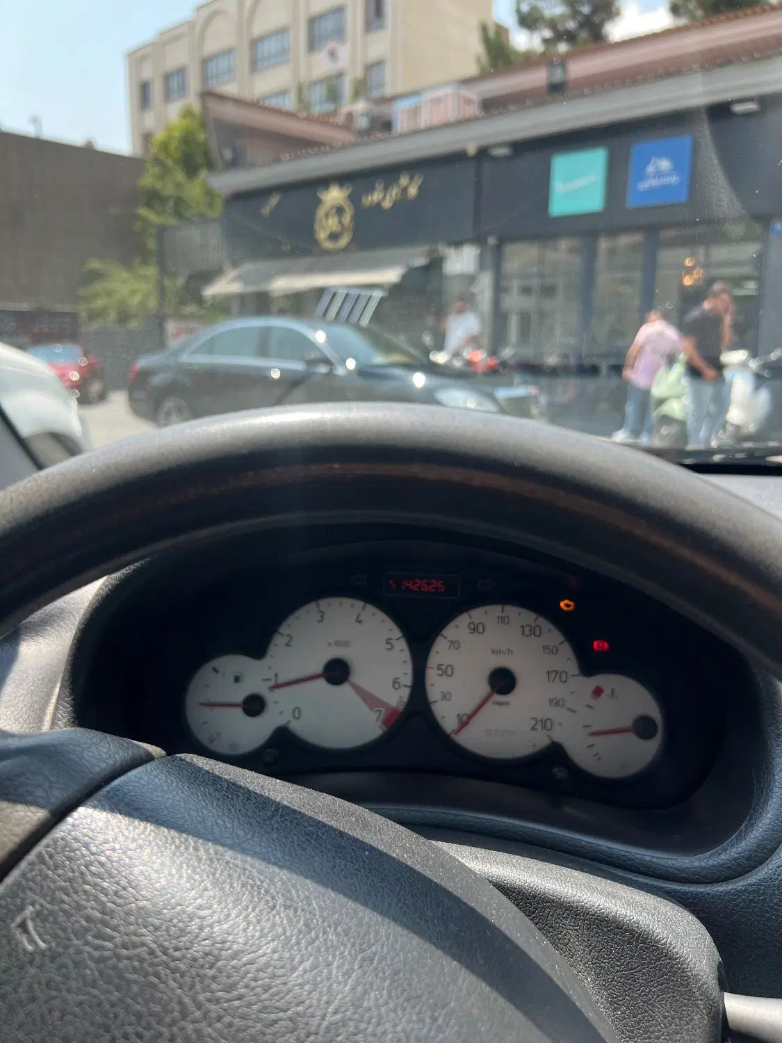 پژو ۲۰۶ صندوق دار v8 - 1395