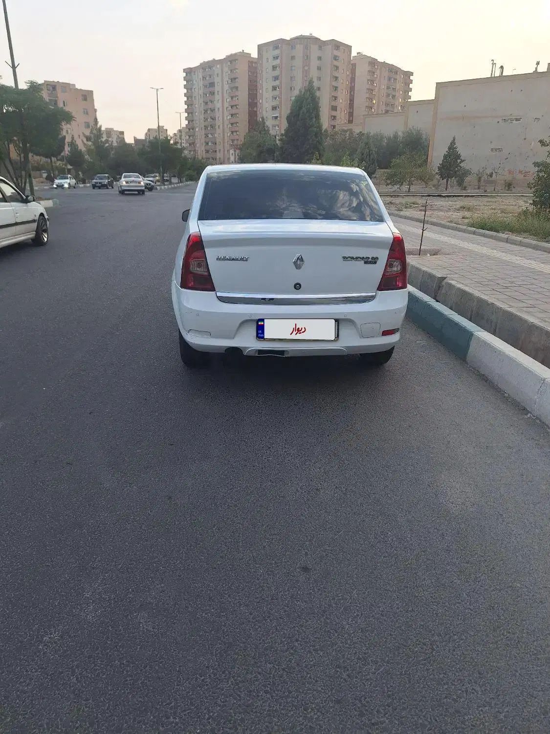 رنو تندر 90 پلاس اتوماتیک - 1396