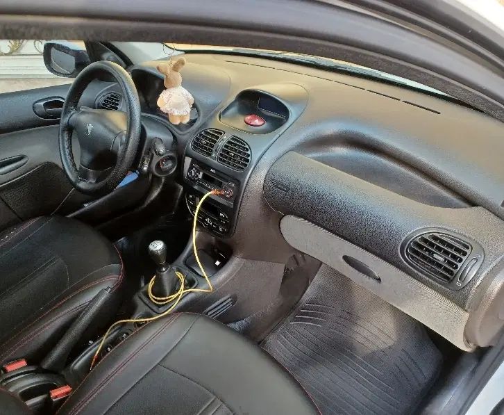 پژو ۲۰۶ صندوق دار v8 - 1396